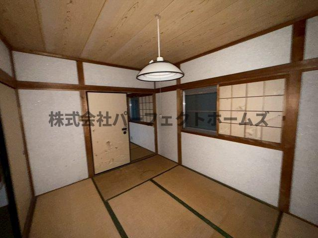 山之上5丁目戸建　賃貸の和室|和室がひろがる居住スペース