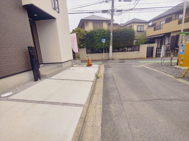 【前面道路含む現地写真】の画像