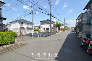 【前面道路含む現地写真】
