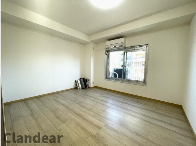 新松戸ファミールハイツ１号棟の洋室|ドキドキの新生活も、安心してスタート。ぴったりの住まいを見つけませんか？クランディアが一緒に住まい選びをサポートします‼　まずは、お気軽にお問合せください　＃クランディア