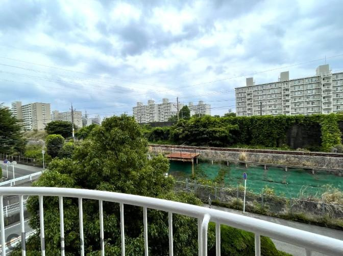 新松戸ファミールハイツ１号棟の展望|ドキドキの新生活も、安心してスタート。ぴったりの住まいを見つけませんか？クランディアが一緒に住まい選びをサポートします‼　まずは、お気軽にお問合せください　＃クランディア