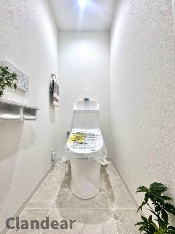 新松戸ファミールハイツ１号棟のトイレ|ドキドキの新生活も、安心してスタート。ぴったりの住まいを見つけませんか？クランディアが一緒に住まい選びをサポートします‼　まずは、お気軽にお問合せください　＃クランディア