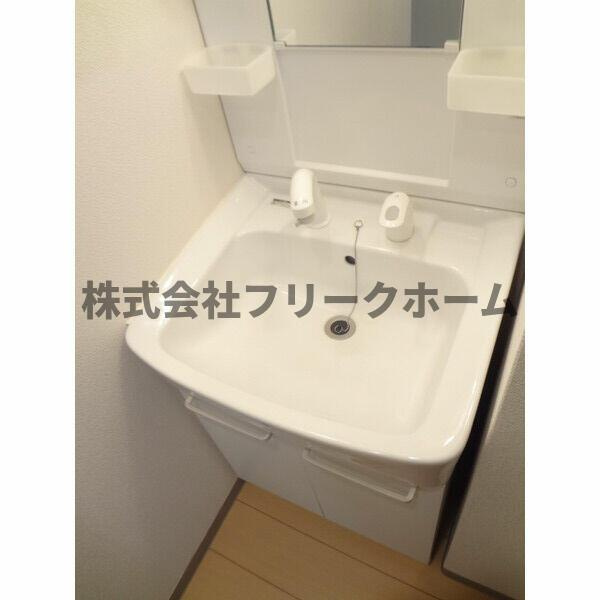 小金井市貫井北町３丁目のアパートの洗面所