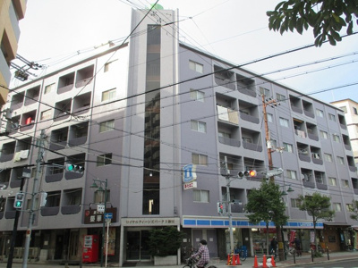 【外観】 | ロイヤルクイーンズパーク上新庄 | グレーの素敵な外観です