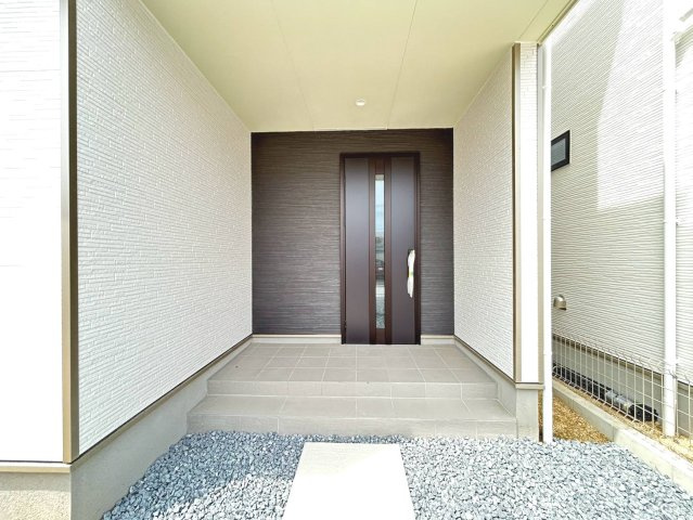 ハートフルタウン　一宮市萩原町林野　全3区画分譲の玄関|玄関ドアの鍵はディンプルキーと内側はサムターンキーになっており防犯性の高い仕様になっています。