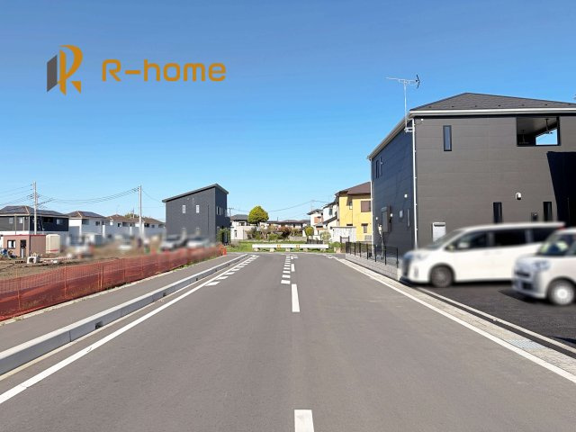 東茨城郡茨城町前田第5　新築戸建て　3号棟の前面道路含む現地写真|堂々！建物完成♪実際のお部屋をご見学可能です♪
ご見学が一番の資料！お気軽にお問い合わせ下さい♪
