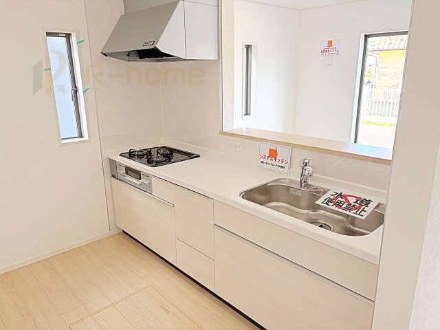 東茨城郡茨城町前田第5　新築戸建て　3号棟のキッチン|料理をしながら家族とコミュニケーションが取れる対面式システムキッチン。
