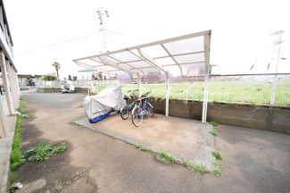 【その他共用部分】 | Ｂ棟の隣のＡ棟に駐輪場・バイク置場がございます。