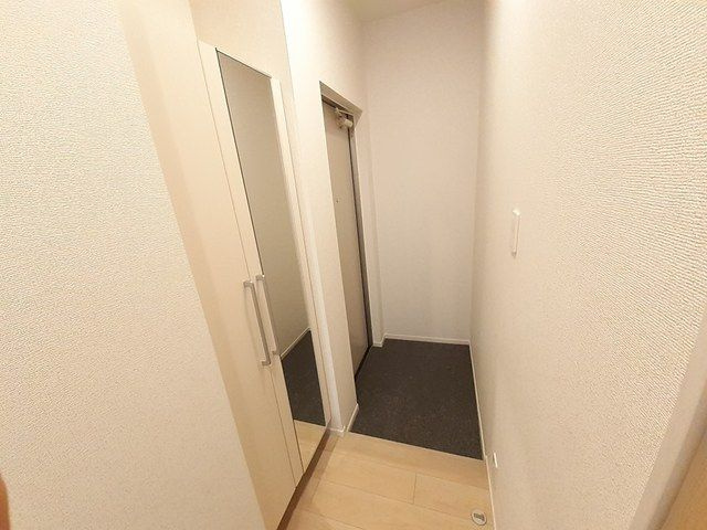 シャンテハウス中根Ⅲの玄関