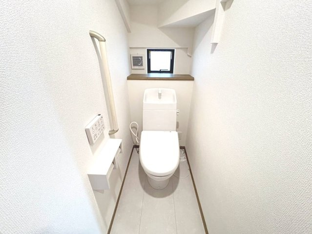 ハートフルタウン　一宮市萩原町林野　全3区画分譲のトイレ|超表面平滑加工とイオンパワーの「セフィオンテクト」加工で、汚れが付きにくく落ちやすい仕様です。