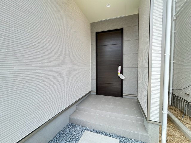 ハートフルタウン　一宮市萩原町林野　全3区画分譲の玄関|玄関ドアの鍵はディンプルキーと内側はサムターンキーになっており防犯性の高い仕様になっています。