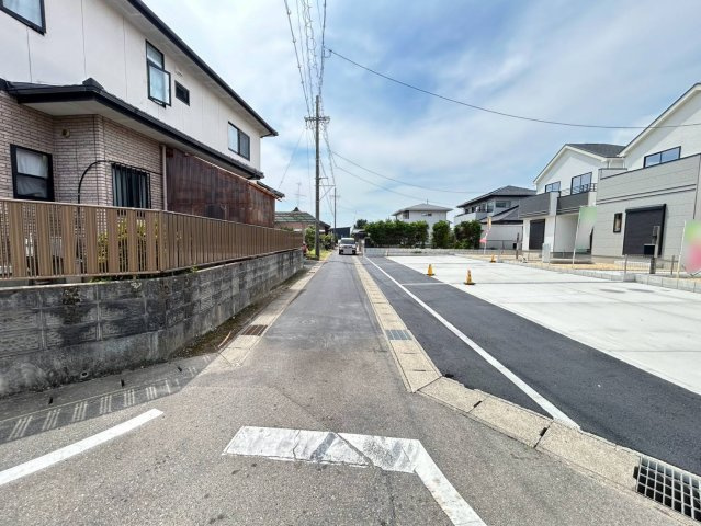 ハートフルタウン　一宮市萩原町林野　全3区画分譲の前面道路含む現地写真|■前面道路　■ヤマダ不動産　株式会社リライフ　
■夢のマイホーム購入をフルサポートします！