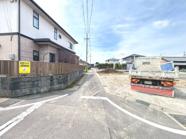 ハートフルタウン　一宮市萩原町林野　全3区画分譲の前面道路含む現地写真|「現地（2026年4月6日）撮影」　
■前面道路　
■ヤマダ不動産　株式会社リライフ
