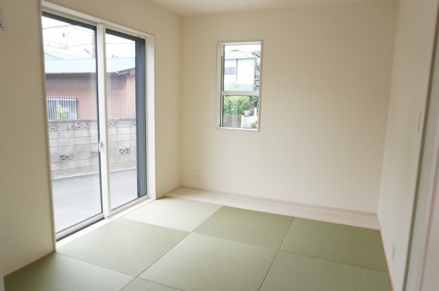 草加市新里町 新築分譲住宅 全8棟 3号棟の和室|1階 5.25帖