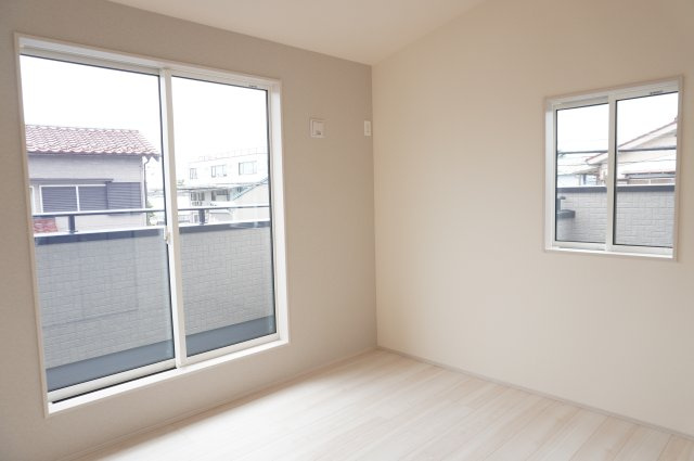 草加市新里町 新築分譲住宅 全8棟 3号棟の洋室|5.25帖（南東側）