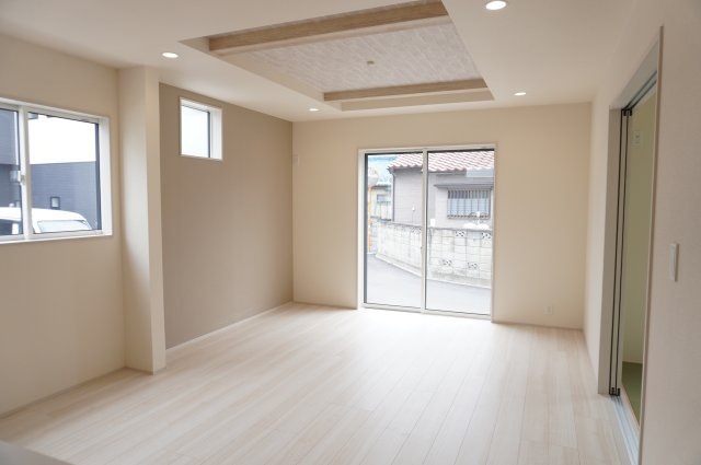 草加市新里町 新築分譲住宅 全8棟 3号棟の居間・リビング