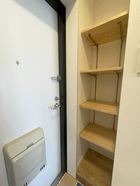ジュネパレス市川末広の玄関