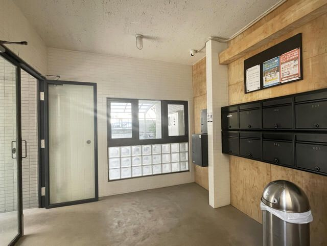 ジュネパレス市川末広のロビー