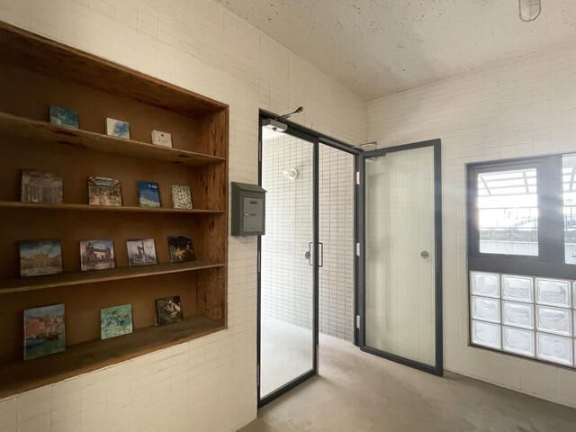 ジュネパレス市川末広のエントランス