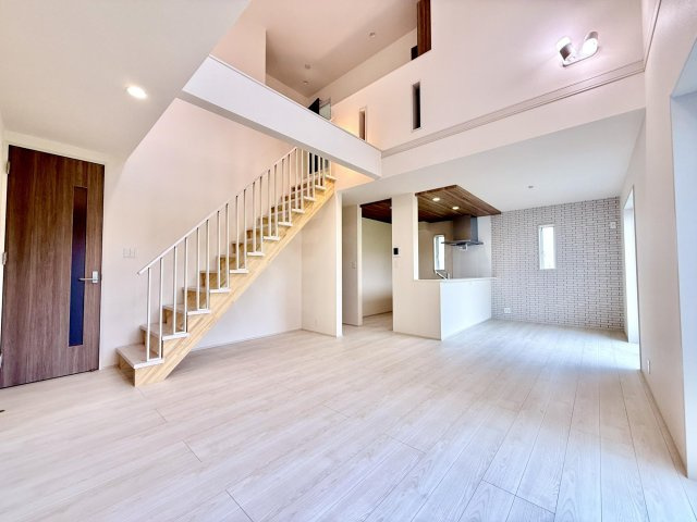 【居間・リビング】 | 平塚市南金目　全２棟　新築住宅