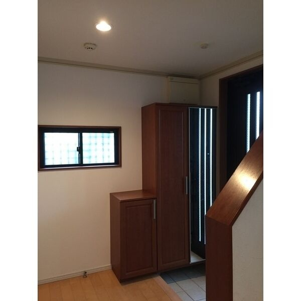 篠原中町戸建のエントランス