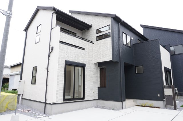 草加市新里町 新築分譲住宅 全8棟 4号棟の外観