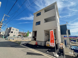 【外観】 | 佐伯区五日市中央5　全2区画　NO1 | NO1☆JR五日市駅まで徒歩26分☆五日市中央小学校まで徒歩13分☆五日市中学校まで徒歩3分☆ユアーズ徒歩9分☆ウォンツ徒歩11分☆土地22坪☆前面道路4ｍ☆駐車スペース1台分

