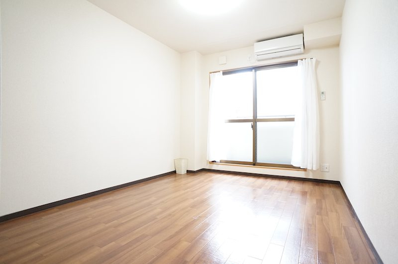 エクシード円町の居間・リビング