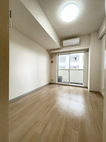アルプ所沢の居間・リビング|同物件別号室