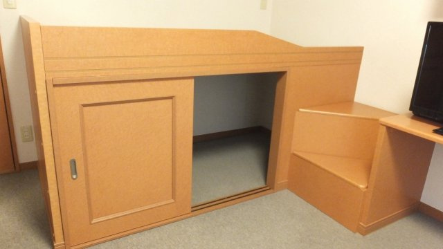 レオパレス人形の内装|大型ベット下収納