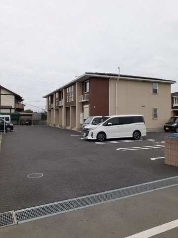 メゾン　ラフレⅡの駐車場