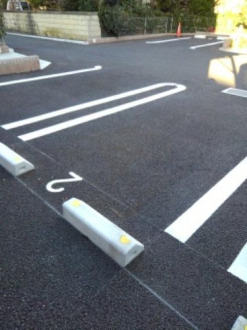 グッドヒルⅢの駐車場