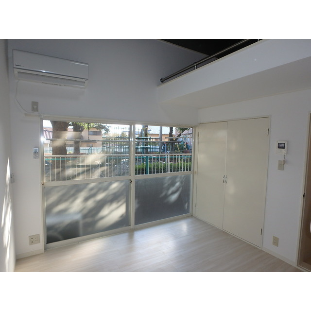 シティパレス東住藤金の居間・リビング