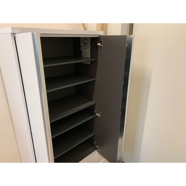 ホワイトバレーの内装