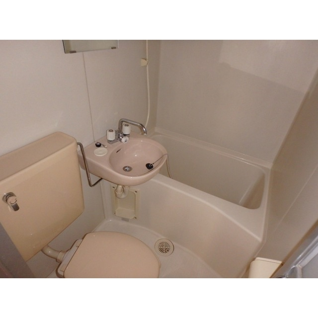 レオパレスアムールの浴室