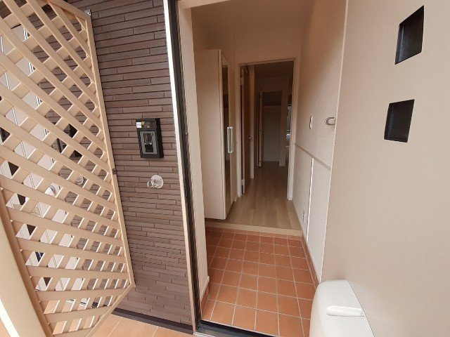 フリーデ　越生の玄関