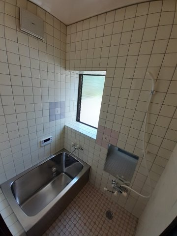 泉町貸家の浴室