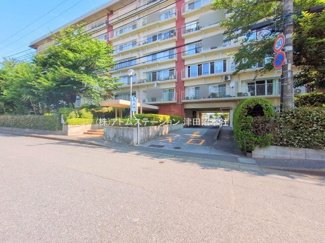 【駐車場】 | 駐車場入り口