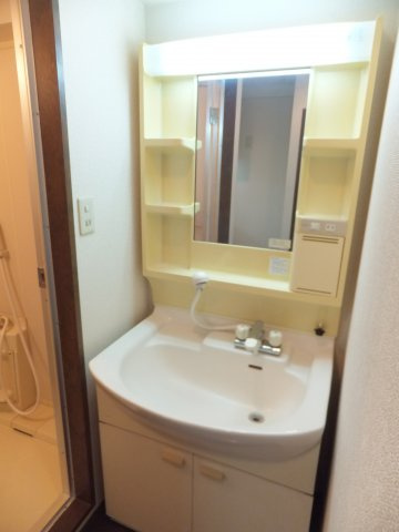 フローラ本八幡の独立洗面台