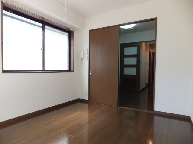 フローラ本八幡の寝室