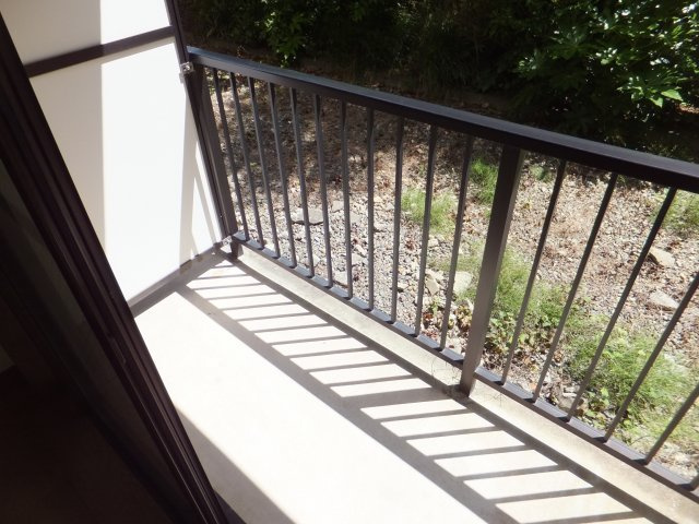 フローラ本八幡のバルコニー
