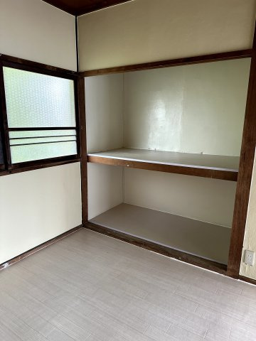 西舞子5丁目テラス庭付きの収納