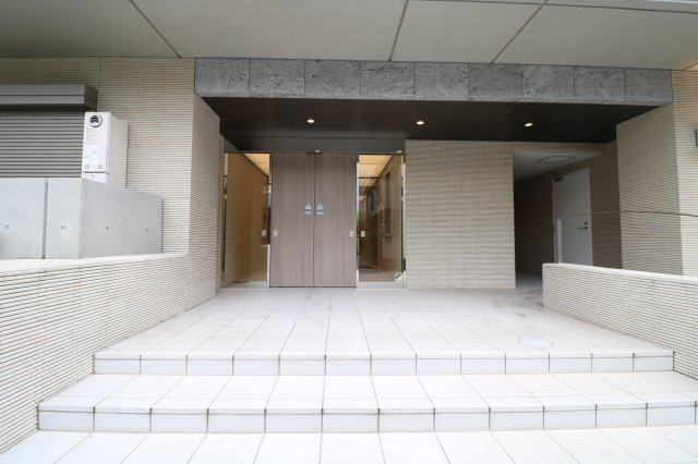 【エントランス】