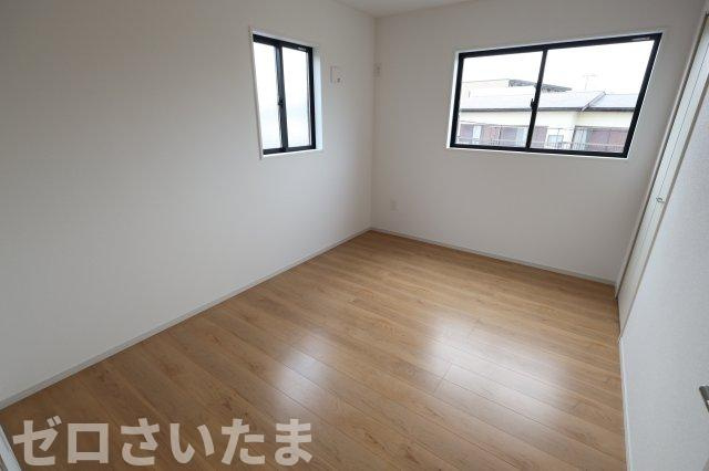《仲介手数料無料》伊奈町本町２丁目206新築一戸建てエルデの洋室|2階 6帖