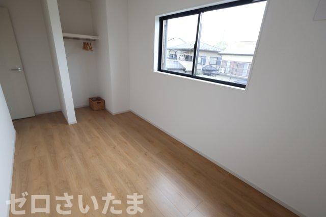 《仲介手数料無料》伊奈町本町２丁目206新築一戸建てエルデの洋室|2階 6.2帖
