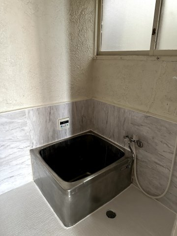 西舞子5丁目一戸建ての浴室