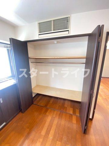 大阪市淀川区西中島３丁目の賃貸マンションの収納
