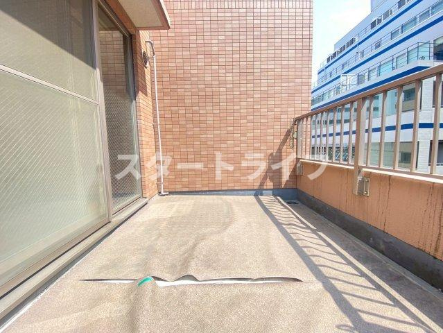 大阪市淀川区西中島３丁目の賃貸マンションのバルコニー
