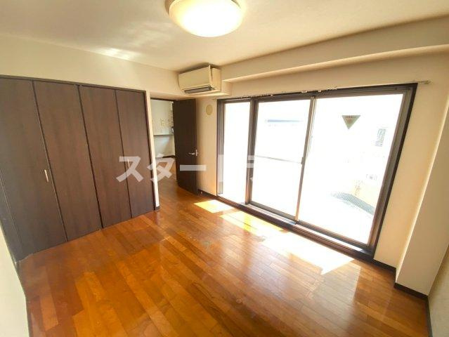 大阪市淀川区西中島３丁目の賃貸マンションの寝室