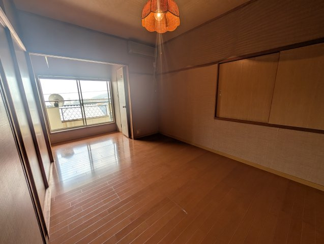 高取山町一戸建の洋室